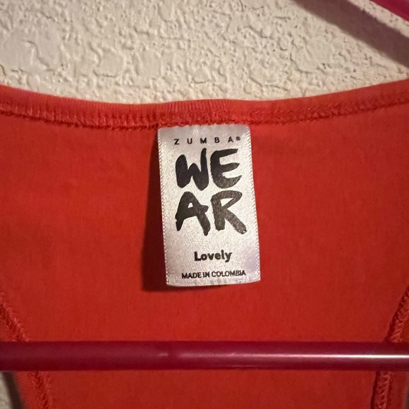 💃🏾 Set of Three Imperfect Zumba Tanks Size Large - Picture 8 of 15